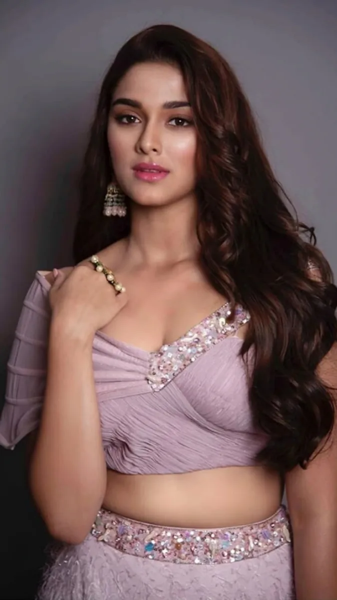 Saiee Manjrekar